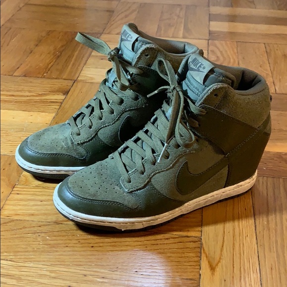 olive green nike wedge sneakers